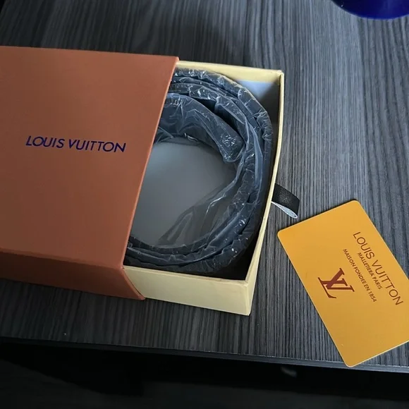 Louis Vuitton Belt - Picture 9 of 10